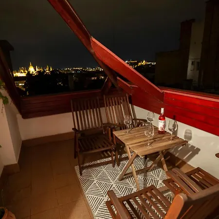 Apartamento Spacious 2br Flat In The Centre With The Best View Budapest